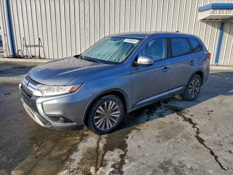 Фото 1 - MITSUBISHI OUTLANDER