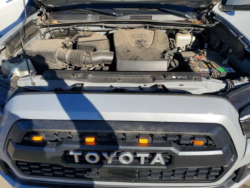 Фото 11 - TOYOTA TACOMA