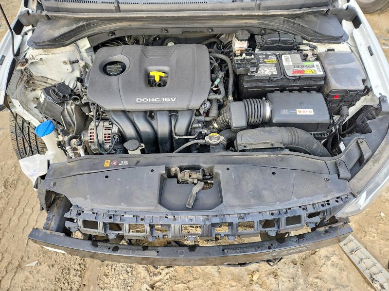 Фото 11 - HYUNDAI ELANTRA