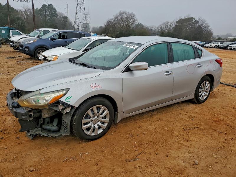 Фото 1 - NISSAN ALTIMA