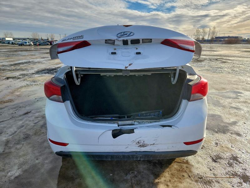 Фото 6 - HYUNDAI ELANTRA