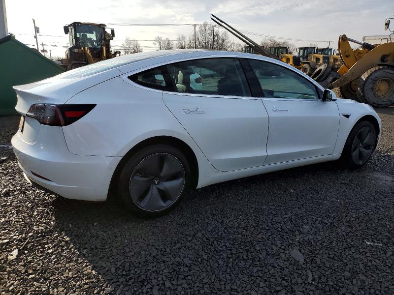Фото 3 - TESLA MODEL 3