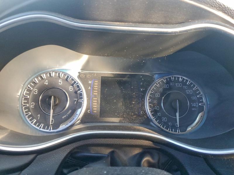 Фото 9 - CHRYSLER 200