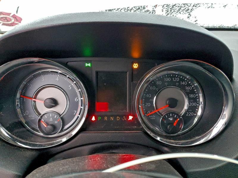 Фото 9 - CHRYSLER MINIVAN