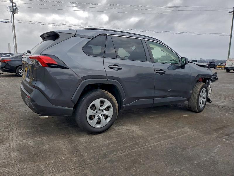 Фото 3 - TOYOTA RAV4