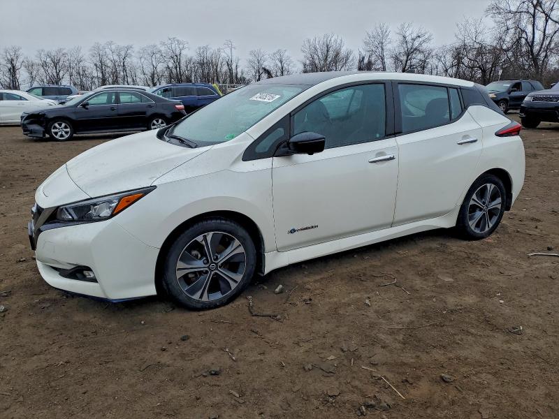 Фото 1 - NISSAN LEAF