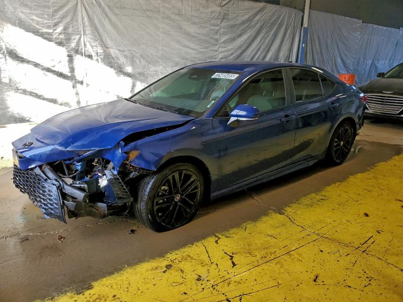 Фото 1 - TOYOTA CAMRY