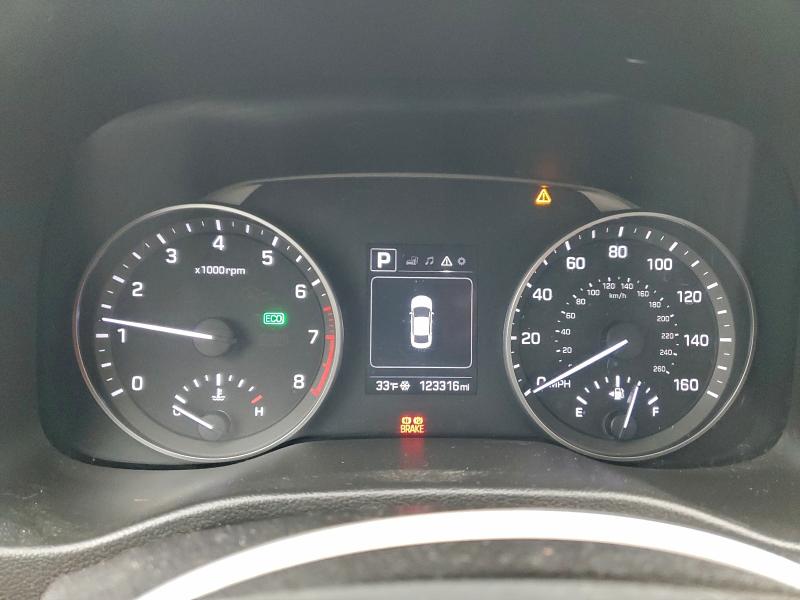 Фото 9 - HYUNDAI ELANTRA