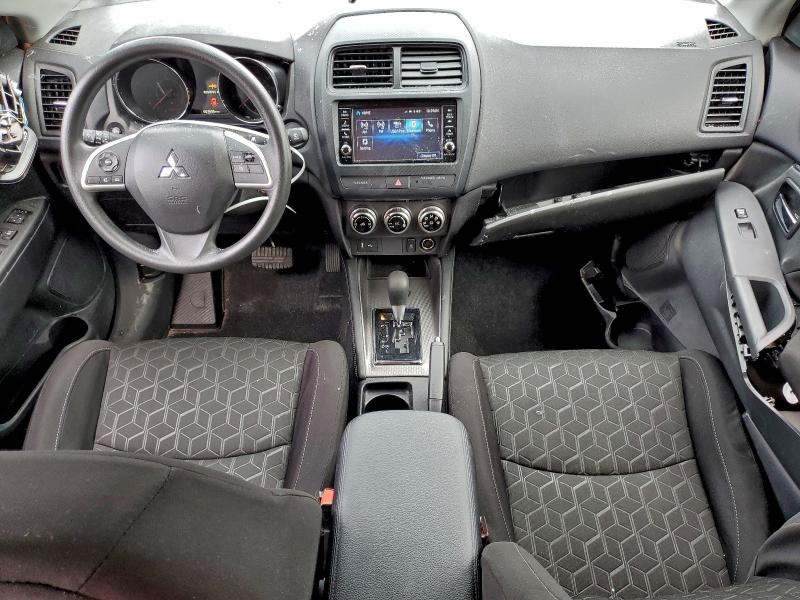 Фото 8 - MITSUBISHI OUTLANDER