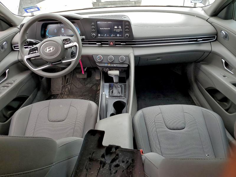 Фото 8 - HYUNDAI ELANTRA