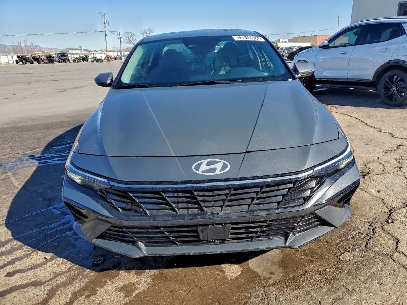 Фото 5 - HYUNDAI ELANTRA