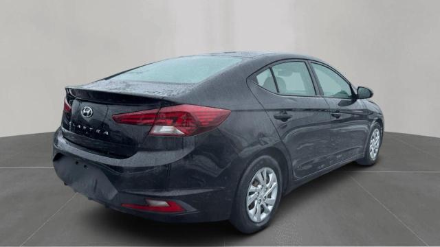 Фото 4 - HYUNDAI ELANTRA