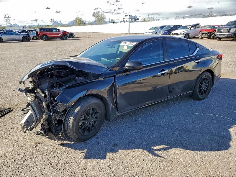 Фото 1 - NISSAN ALTIMA