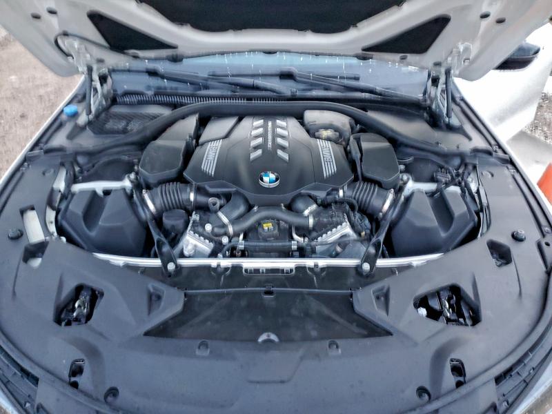 Фото 11 - BMW M8