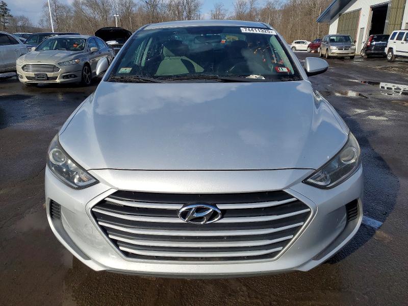 Фото 5 - HYUNDAI ELANTRA