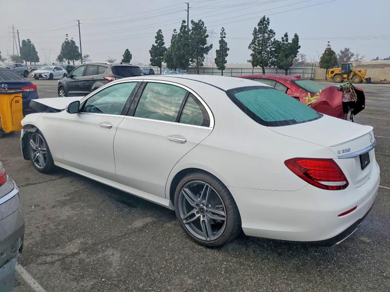 Фото 2 - MERCEDES-BENZ E-CLASS