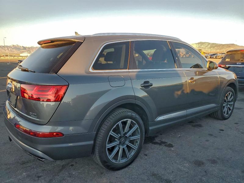 Фото 3 - AUDI Q7