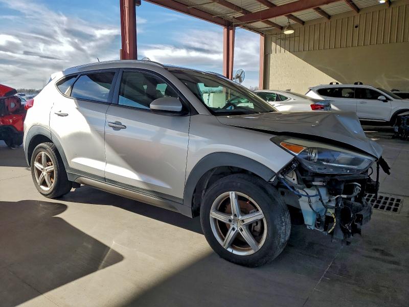 Фото 4 - HYUNDAI TUCSON