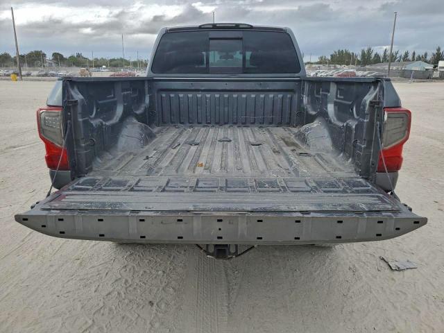 Фото 6 - NISSAN TITAN