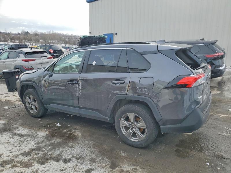 Фото 2 - TOYOTA RAV4