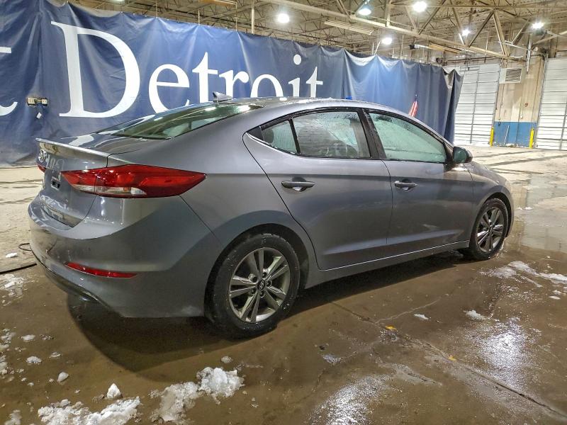 Фото 3 - HYUNDAI ELANTRA