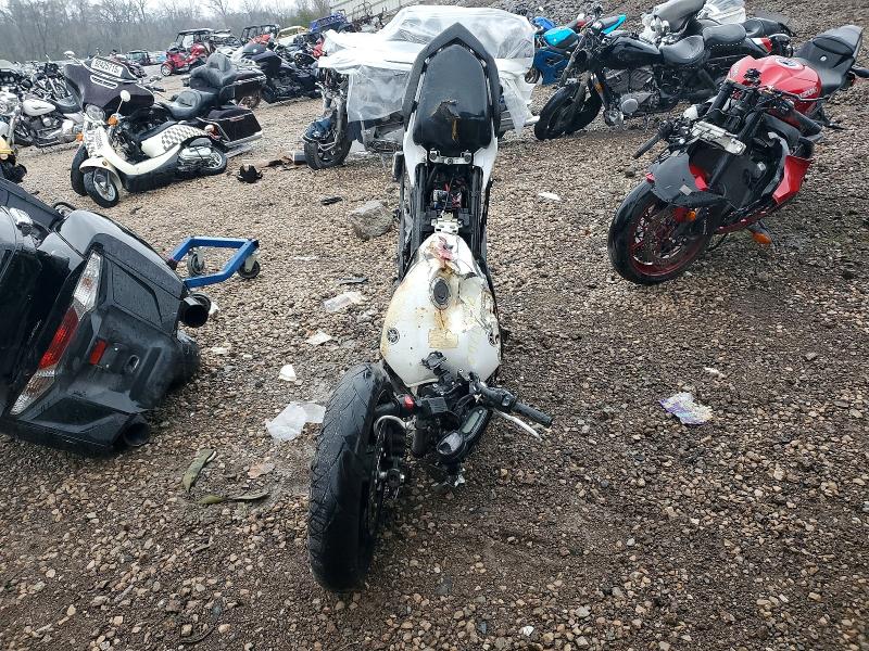 YAMAHA FZ600-800 2009