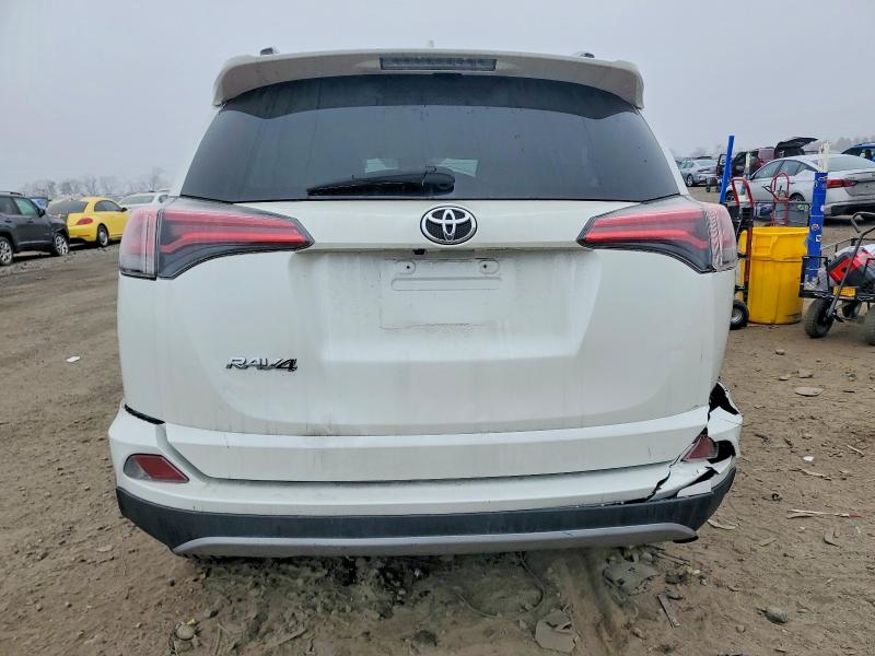 Фото 6 - TOYOTA RAV4