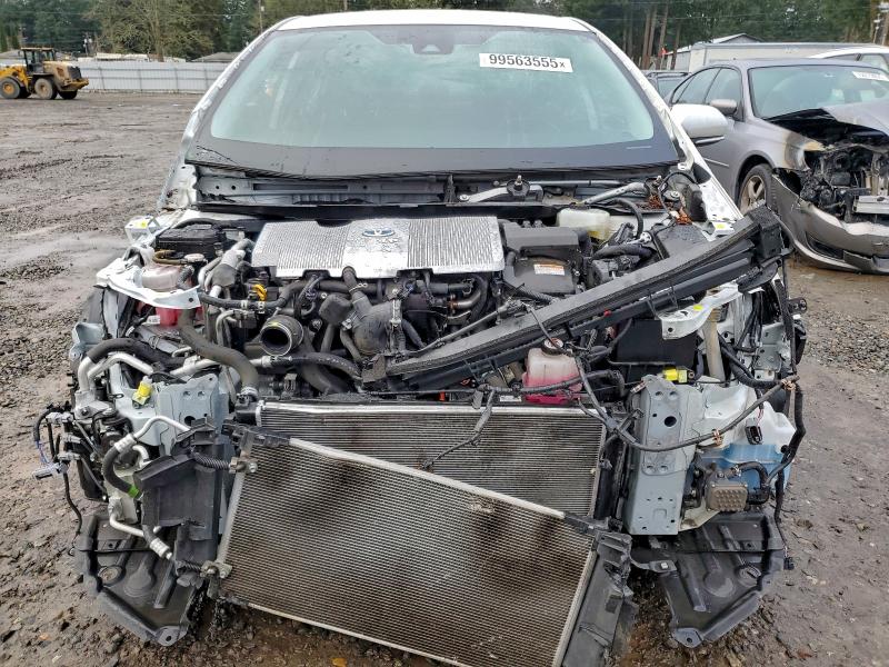 Фото 5 - TOYOTA PRIUS