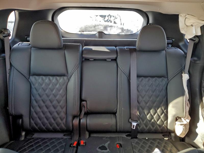 Фото 10 - MITSUBISHI OUTLANDER