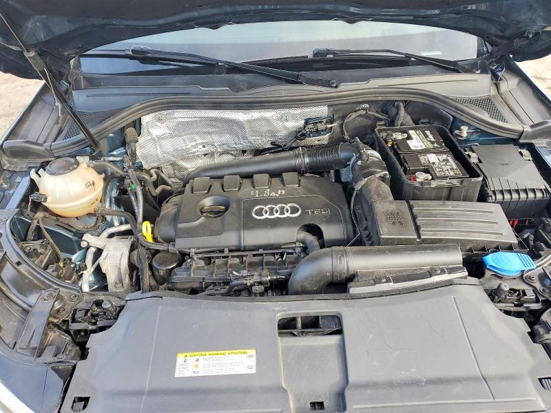 Фото 11 - AUDI Q3