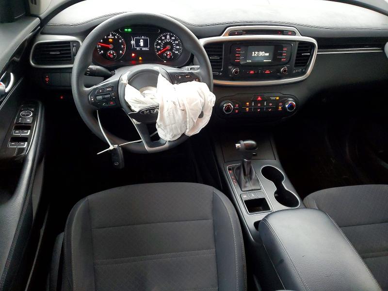 Фото 8 - KIA SORENTO