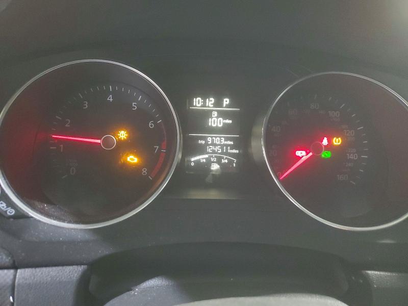 Фото 9 - VOLKSWAGEN JETTA