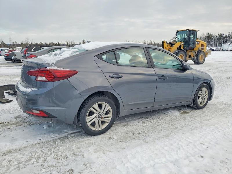 Фото 3 - HYUNDAI ELANTRA