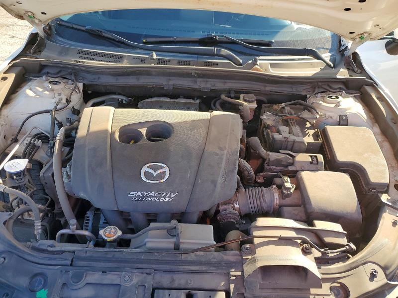 Фото 11 - MAZDA 3