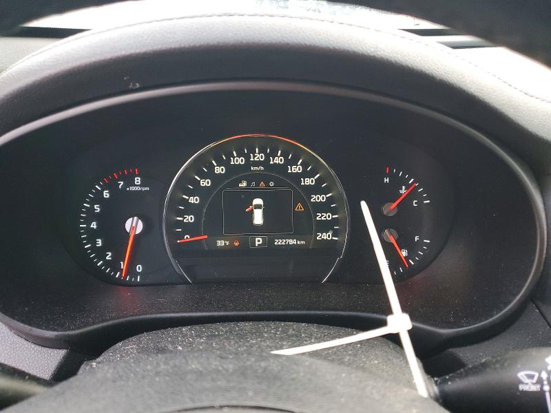 Фото 9 - KIA SORENTO