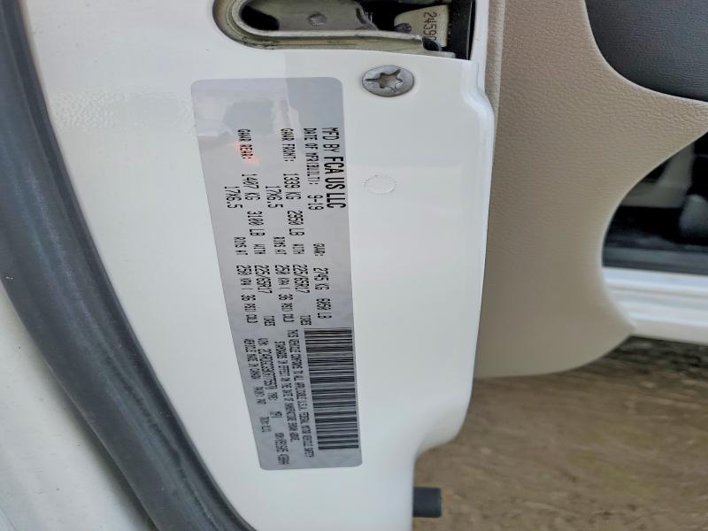 Фото 13 - DODGE CARAVAN