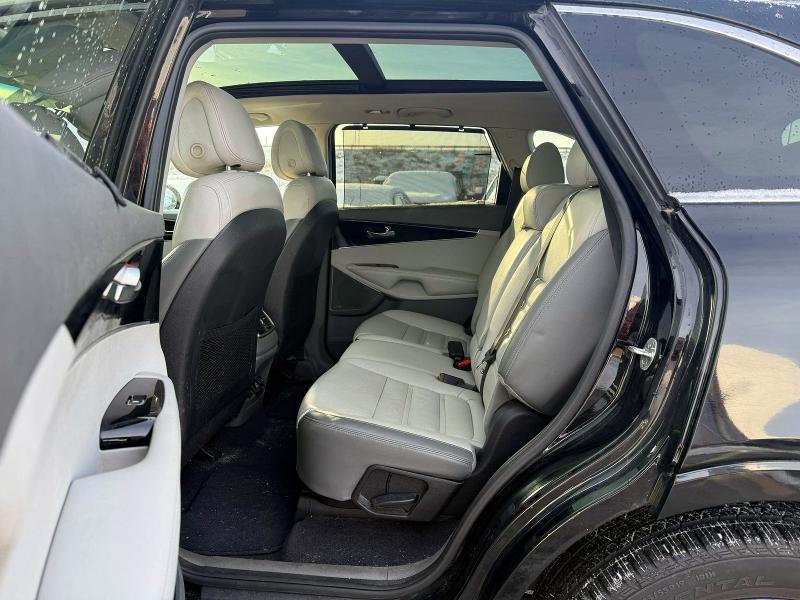 Фото 12 - KIA SORENTO