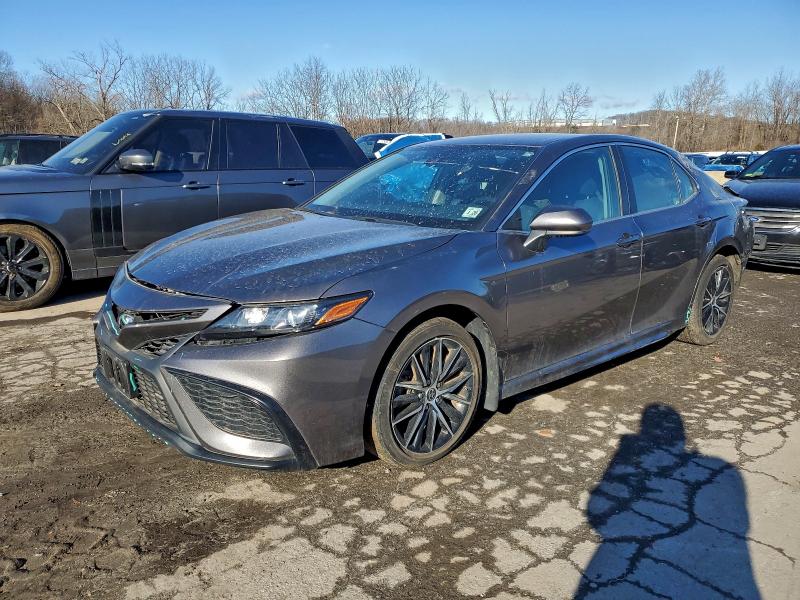 Фото 1 - TOYOTA CAMRY