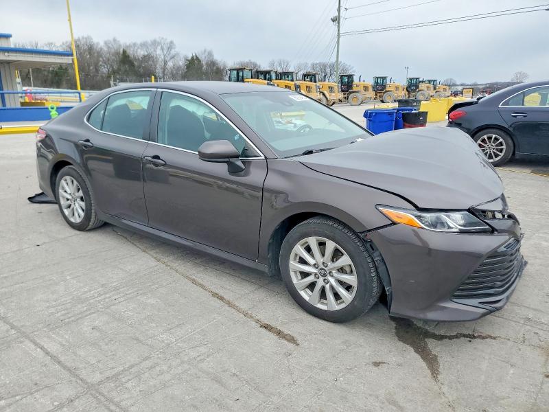 Фото 4 - TOYOTA CAMRY