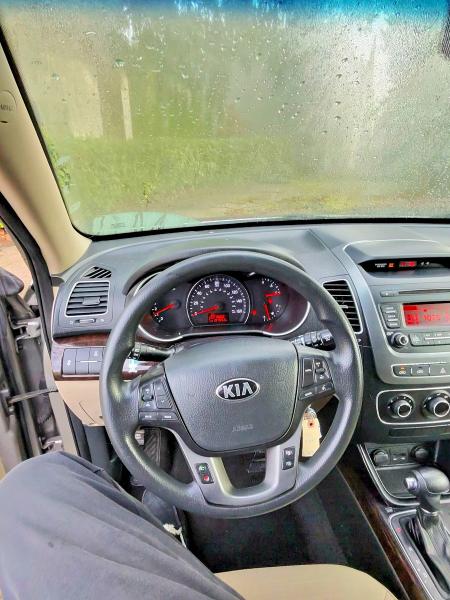 Фото 8 - KIA SORENTO