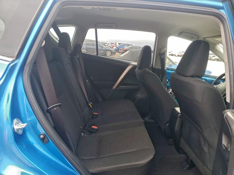 Фото 11 - TOYOTA RAV4