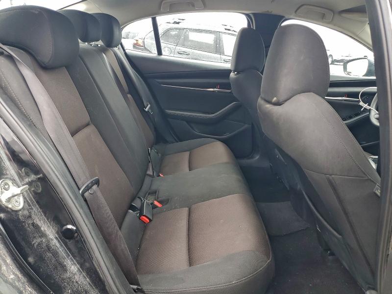 Фото 10 - MAZDA 3