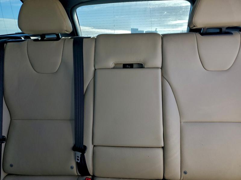 Фото 10 - VOLVO XC60