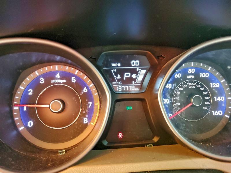 Фото 9 - HYUNDAI ELANTRA