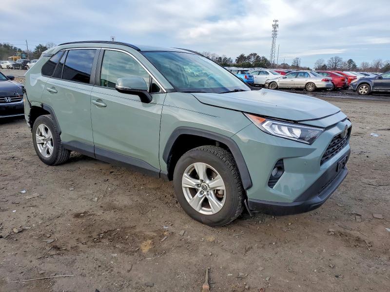 Фото 4 - TOYOTA RAV4
