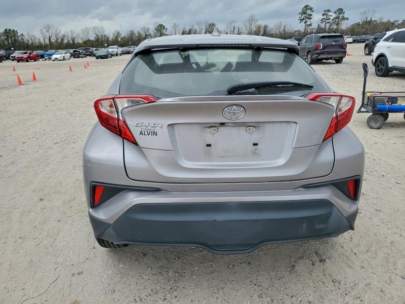 Фото 6 - TOYOTA C-HR