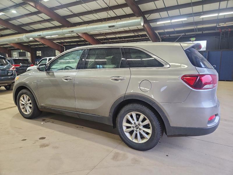 Фото 2 - KIA SORENTO