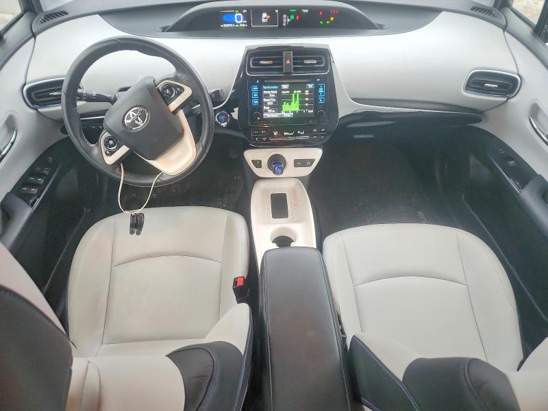 Фото 8 - TOYOTA PRIUS