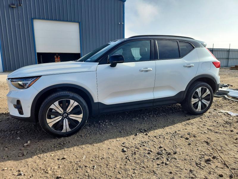 Фото 1 - VOLVO XC40