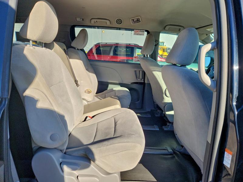 Фото 11 - TOYOTA SIENNA